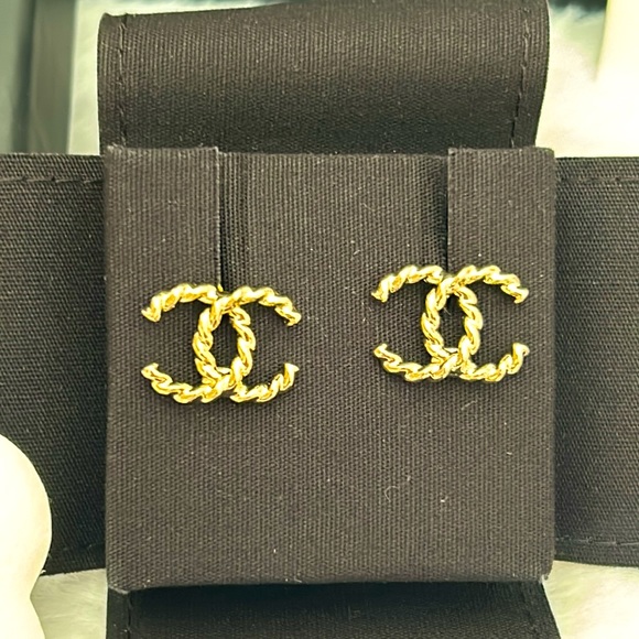 Chanel CC Stud Earrings - Picture 8 of 12